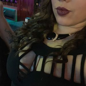 Meet your Posher, Stephanie denisse